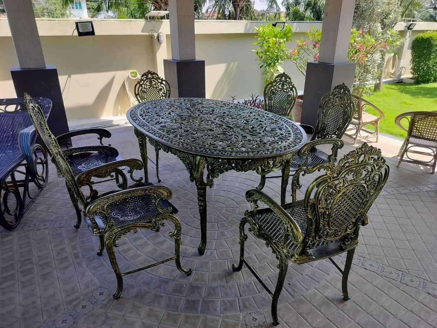 ชุดสนามอัลลอยด์ 6 ที่นั่ง สำหรับสวนขนาดใหญ่ | Aunchisa Alloy ชุดสนามอัลลอยด์ แต่งสวนอังกฤษ ดีไซน์คลาสสิก คงทนแข็งแรง