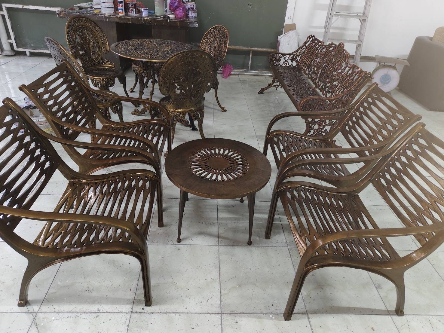 ชุดโต๊ะสวนอัลลอยด์ 4 ที่นั่ง สำหรับบ้านและวิลล่า ชุดโต๊ะสวนอัลลอยด์ 4 ที่นั่ง สำหรับบ้านและวิลล่า