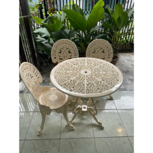 Vanilla Garden Set ชุดโต๊ะและเก้าอี้ 3 ที่นั่ง สไตล์สวนอังกฤษ สีทองรมดำ
