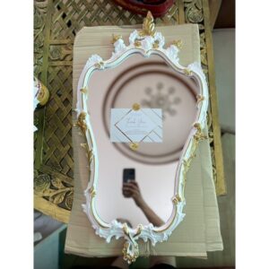 กรอบกระจกอัลลอยด์ สีขาวเขียนทอง ขนาด 75x40 ซม.